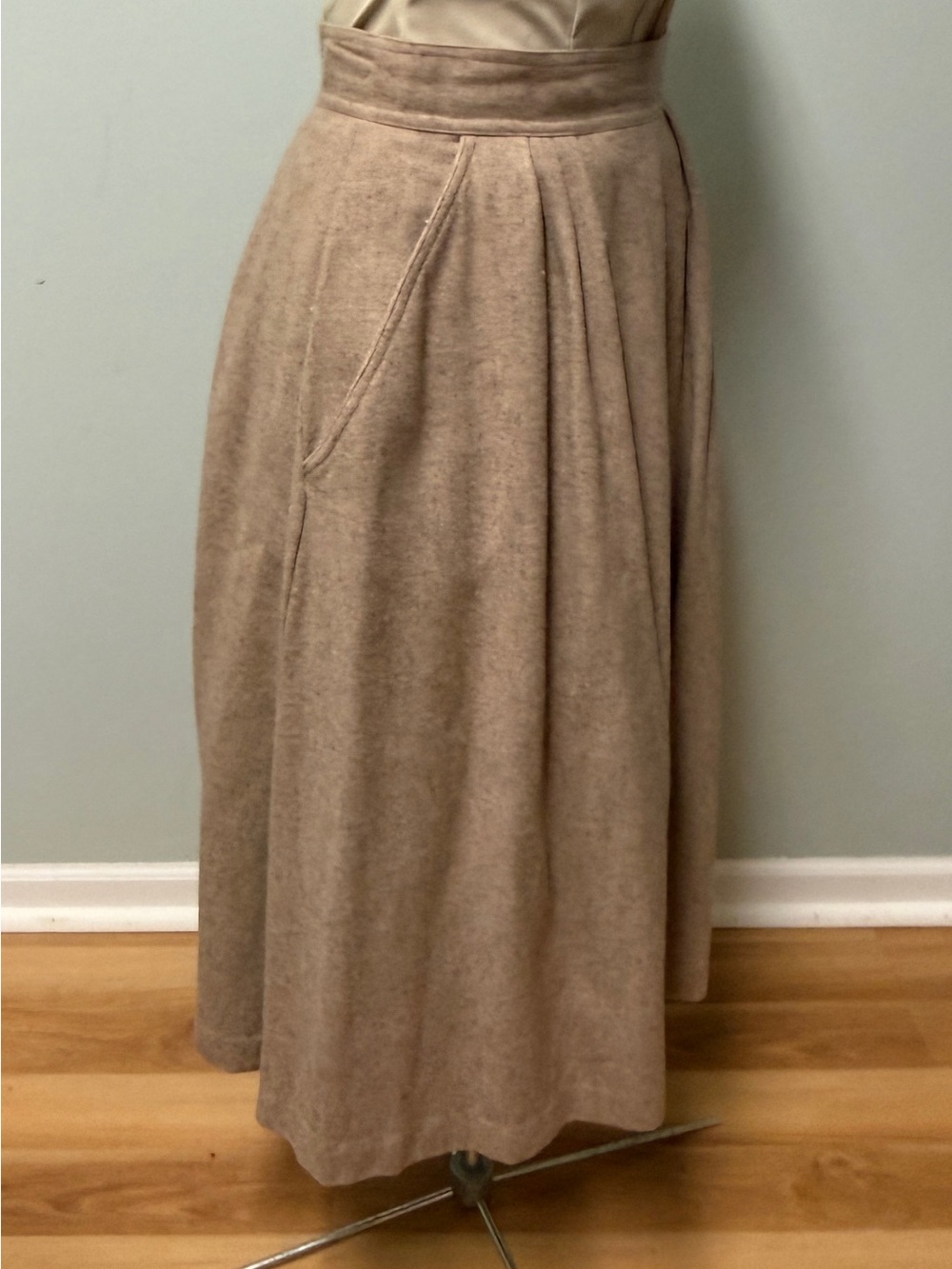 Women’s High-Waist Taupe Midi Skirt